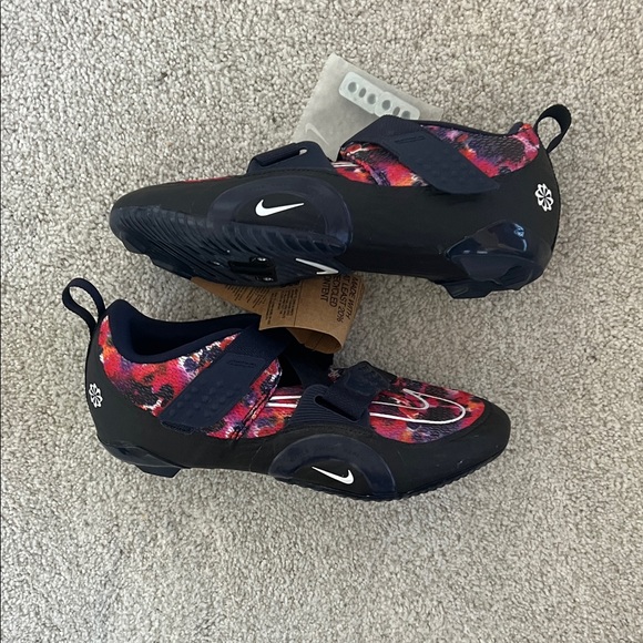Women’s Nike Spin/Cycle Shoes- 9.5 - Picture 4 of 8